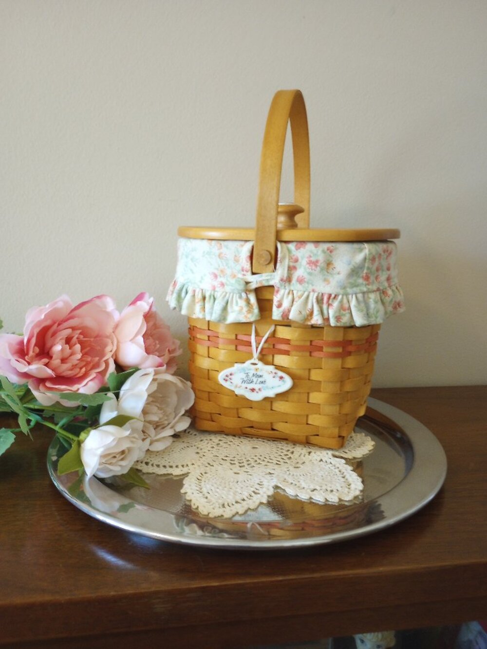 Mothers Day Vintage Blossoms Basket w Lid Signed by Longaberger Family 2001